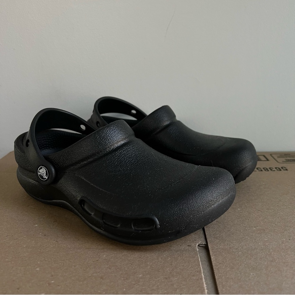 Unisex Crocs US Women’s 6 Men’s 4 Black Slip-On Comfort Clog
